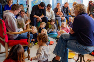 Agenda: Boekverfilming Hamnet, Nationale Voorleesdagen en Van Dik Hout