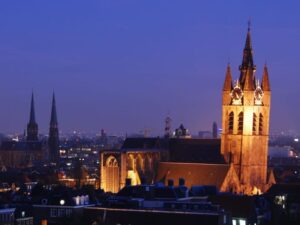 Lijsttrekkers van alle Delftse partijen strijden om de kiezer tijdens Stadsdebat op 9 maart