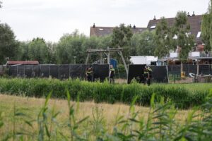 Politie voert reconstructie uit in onderzoek naar doodgestoken Gianinni (16)