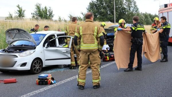 Politie zoekt getuigen na heftig ongeval A13, kind overleden